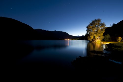 Il lago di Mergozzo by night