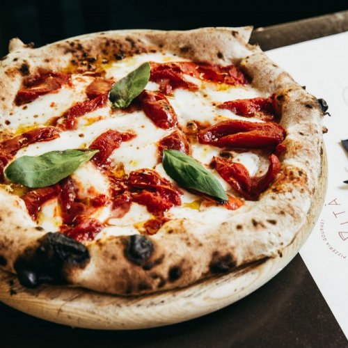 Pale per pizza Essenza presentate da Lorenzo della Cornice del Gusto -  Caratteristiche e utilizzo 